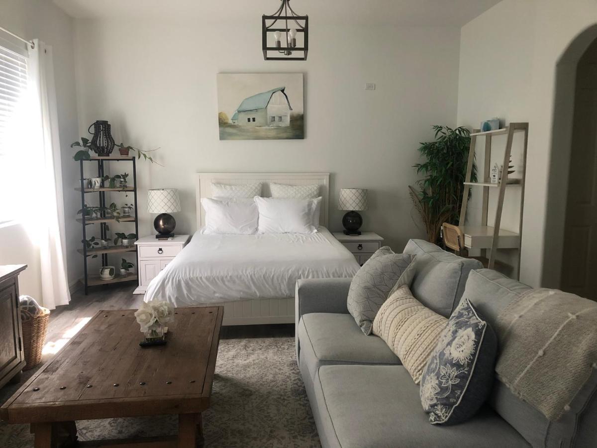 Beautiful Private Casita/Guesthouse W/ Kitchen, Access To Pool/Spa Goodyear Ngoại thất bức ảnh